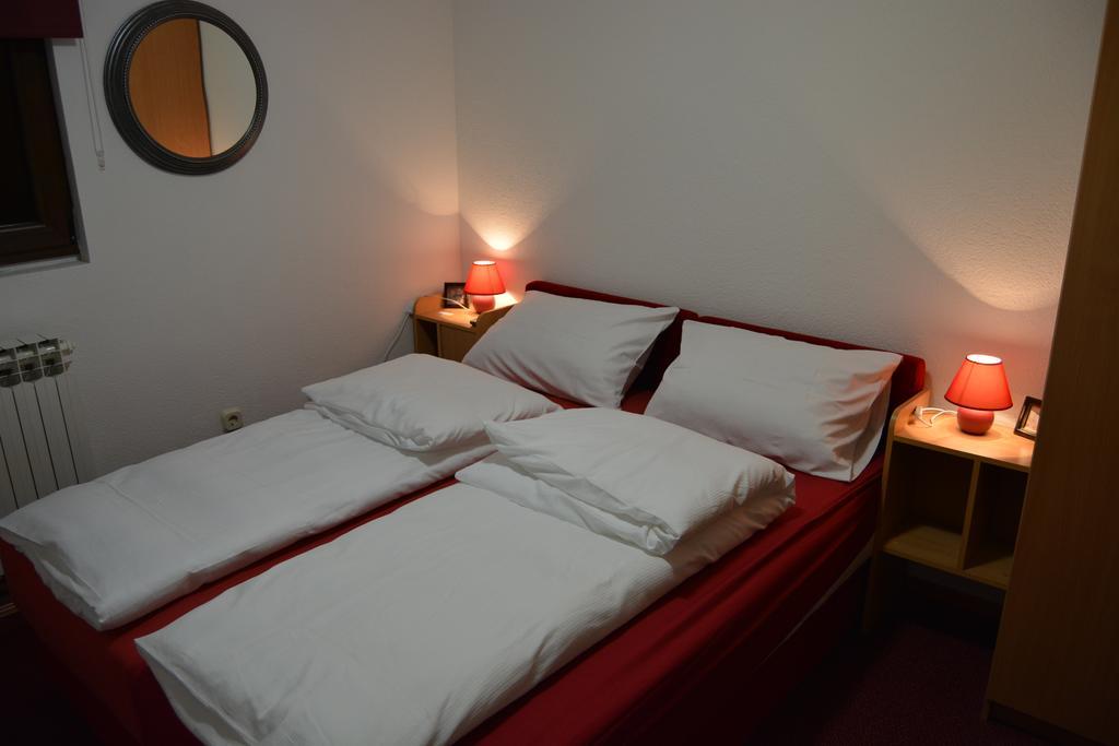 Hostel Denal Сараево Экстерьер фото