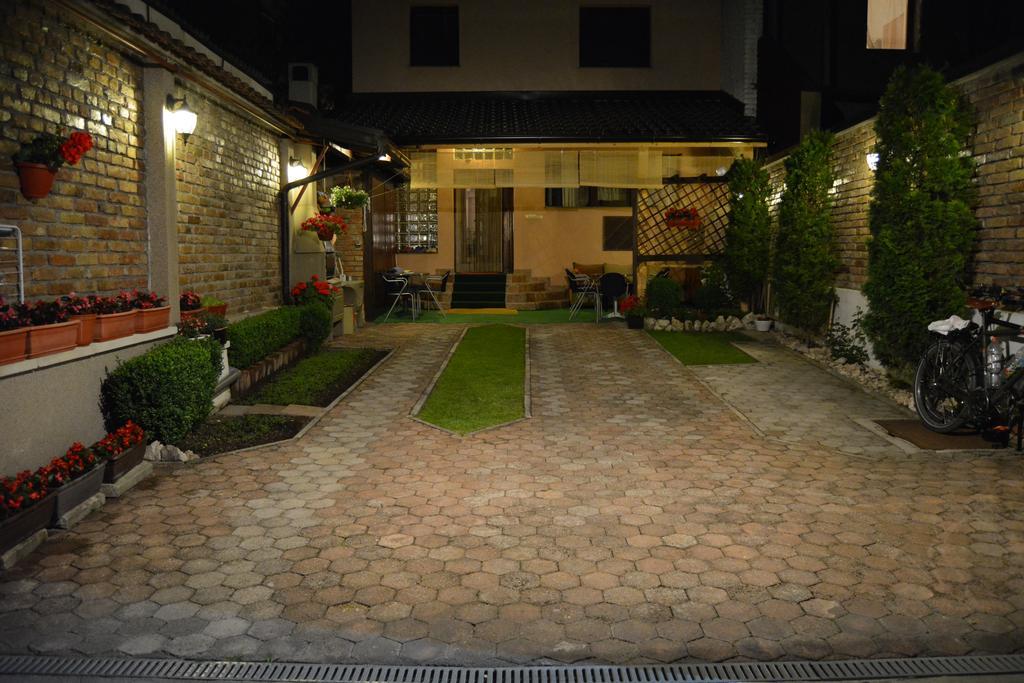 Hostel Denal Сараево Экстерьер фото