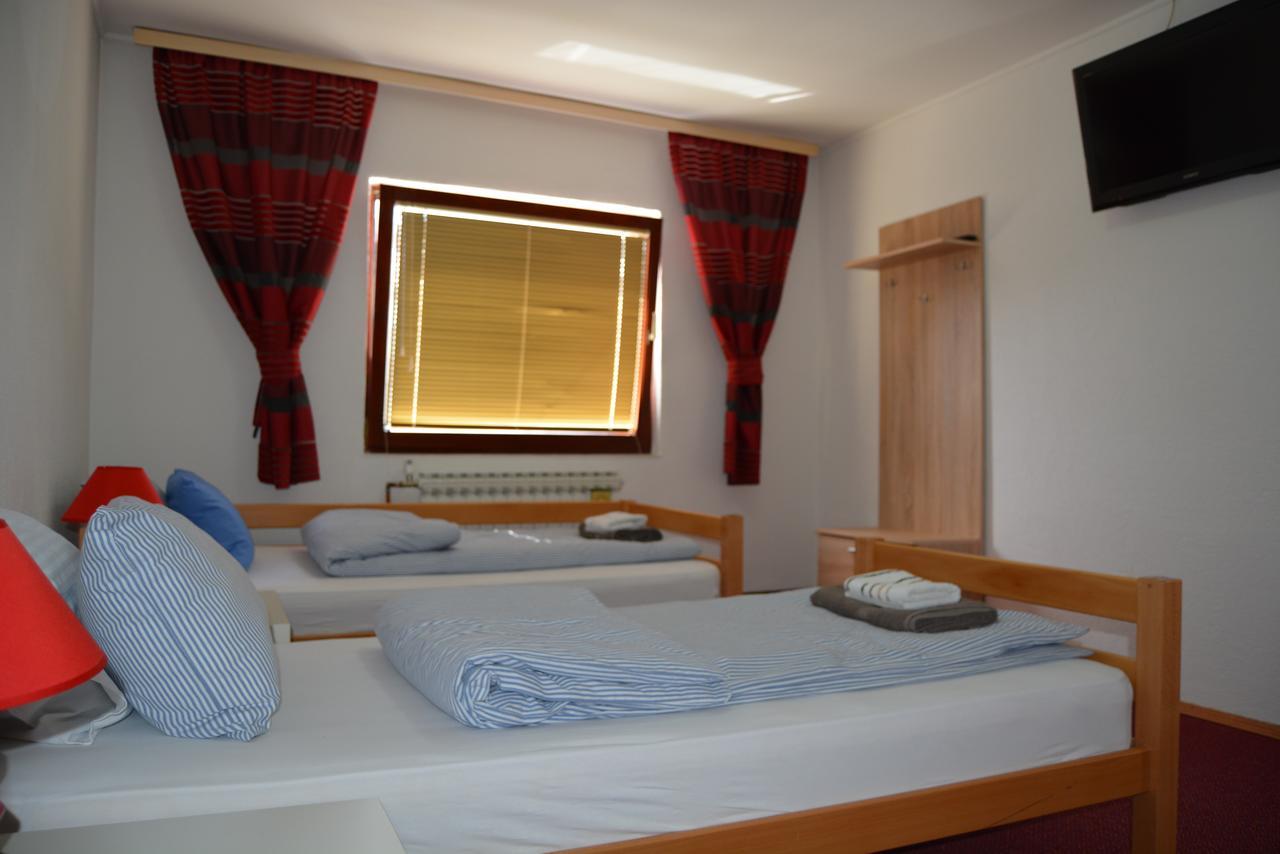 Hostel Denal Сараево Экстерьер фото